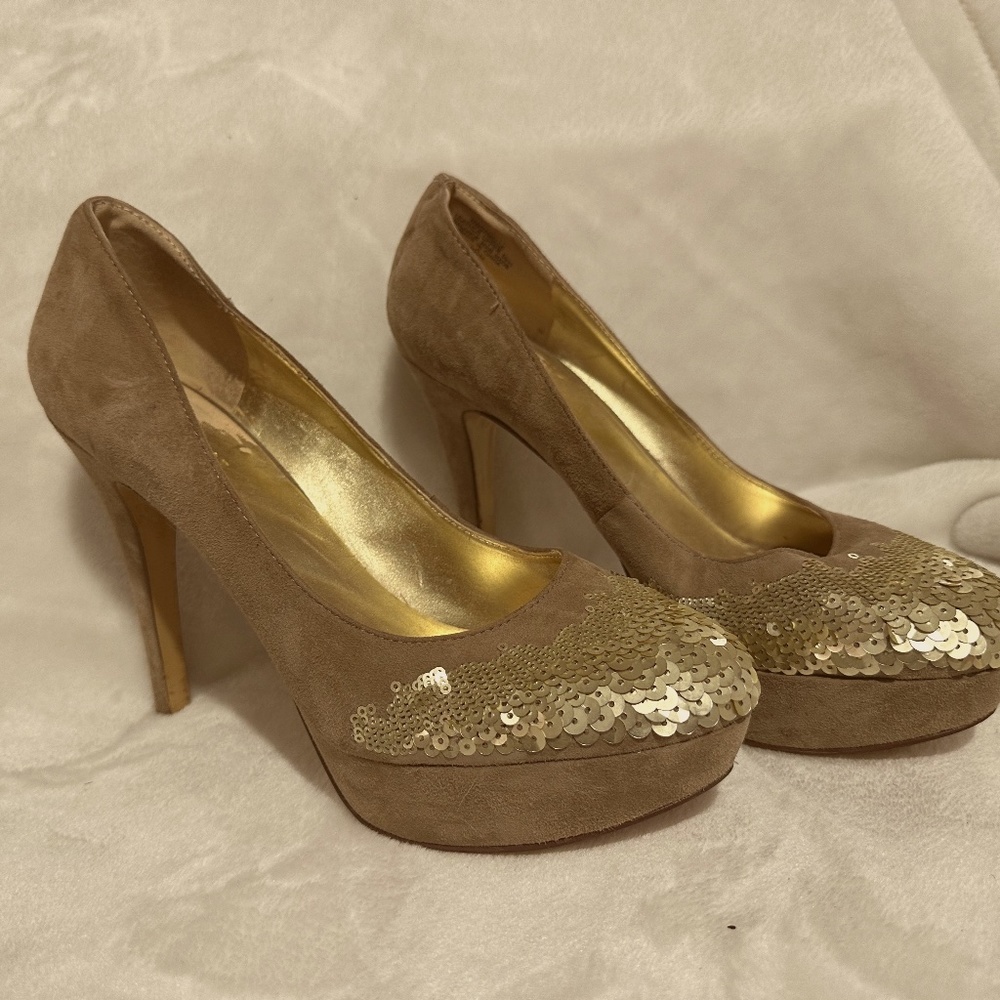 Womens Nine West Gold/Sequin Pumps size 8.5